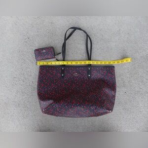Canvas Coach Tote with Matching Zip-Around Card Holder. Flower Pattern.